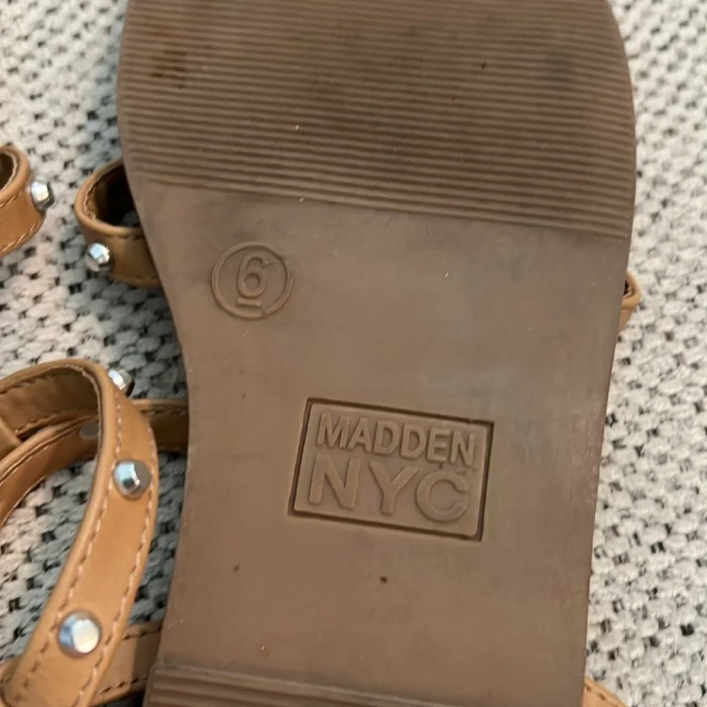 Steve Madden tan sandals Size 6 - Picture 9 of 9